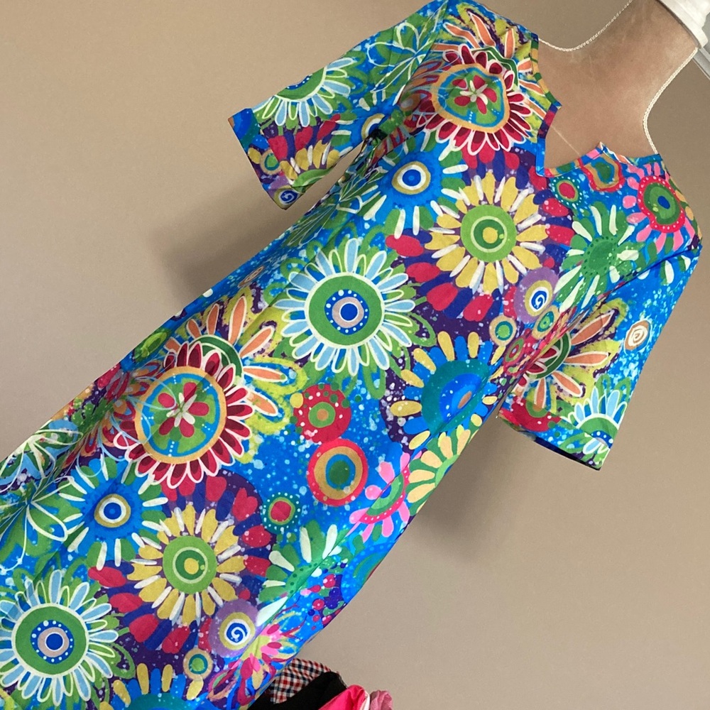 ⭐️⭐️ Vibrant Blue Floral Shift Dress- size Small